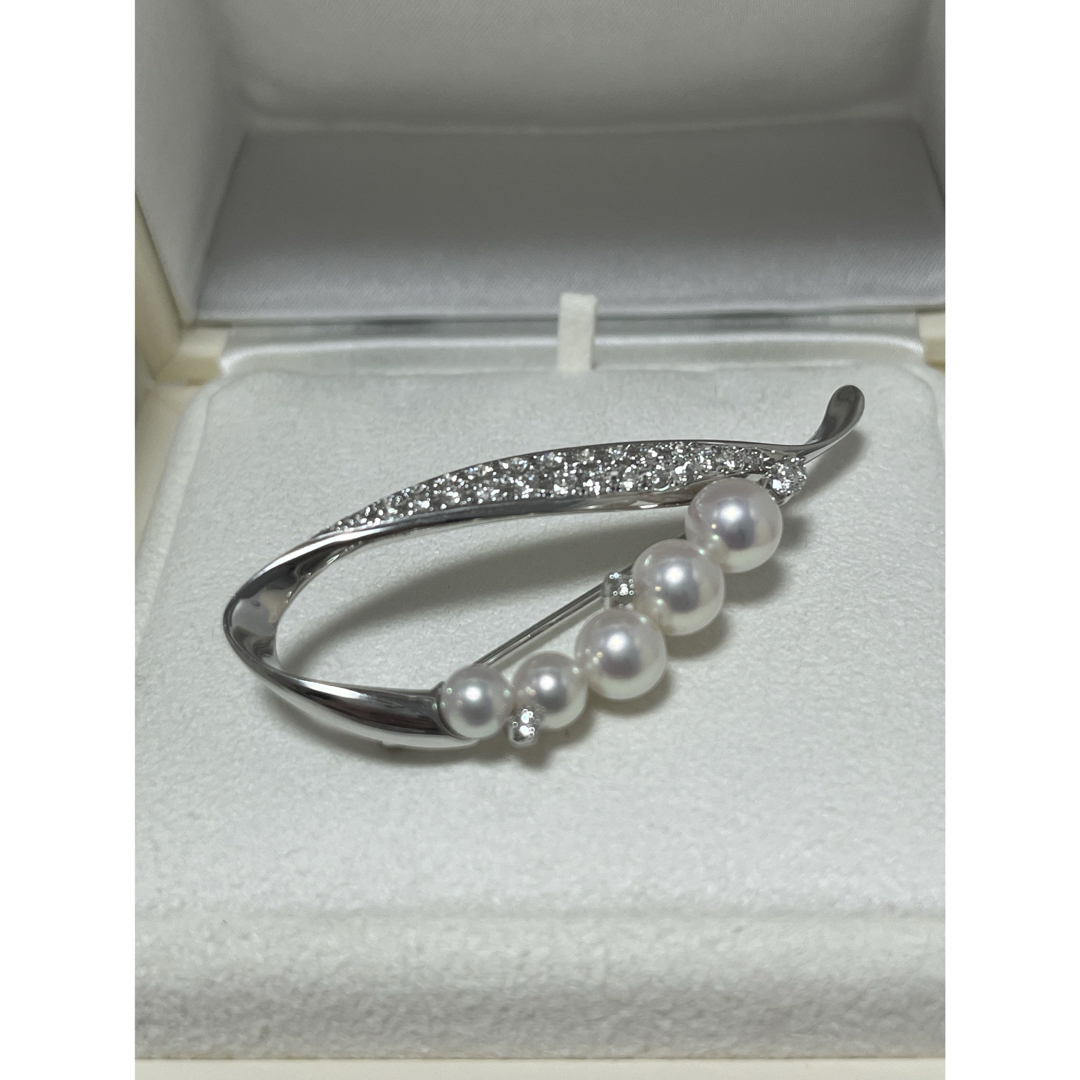 MIKIMOTO(ミキモト)のミキモト　K18  パール×ダイヤ0.88ct  ブローチ　新品同様美品 レディースのアクセサリー(ブローチ/コサージュ)の商品写真