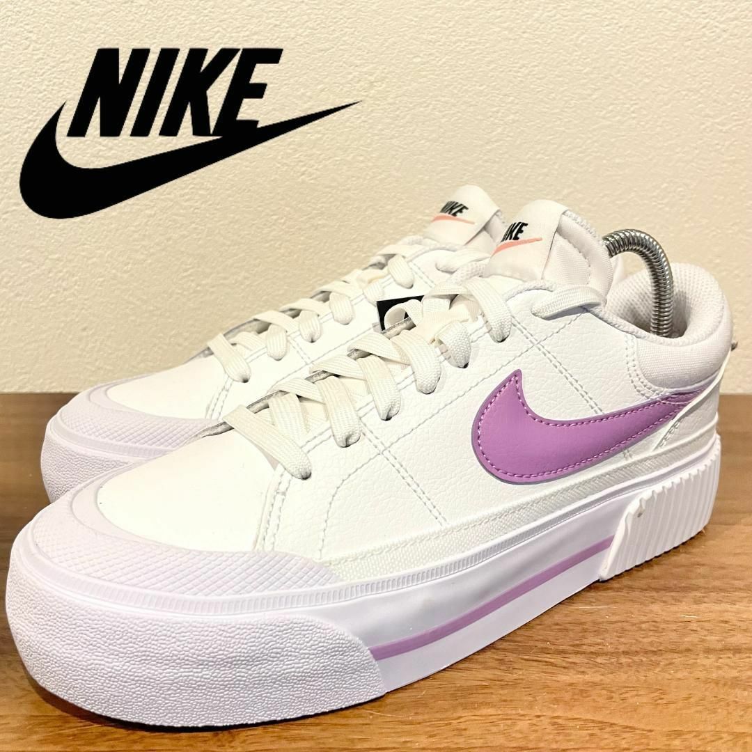 NIKE(ナイキ)のNIKE WMNS NIKE COURT LEGACY LIFT ナイキ コート レディースの靴/シューズ(スニーカー)の商品写真