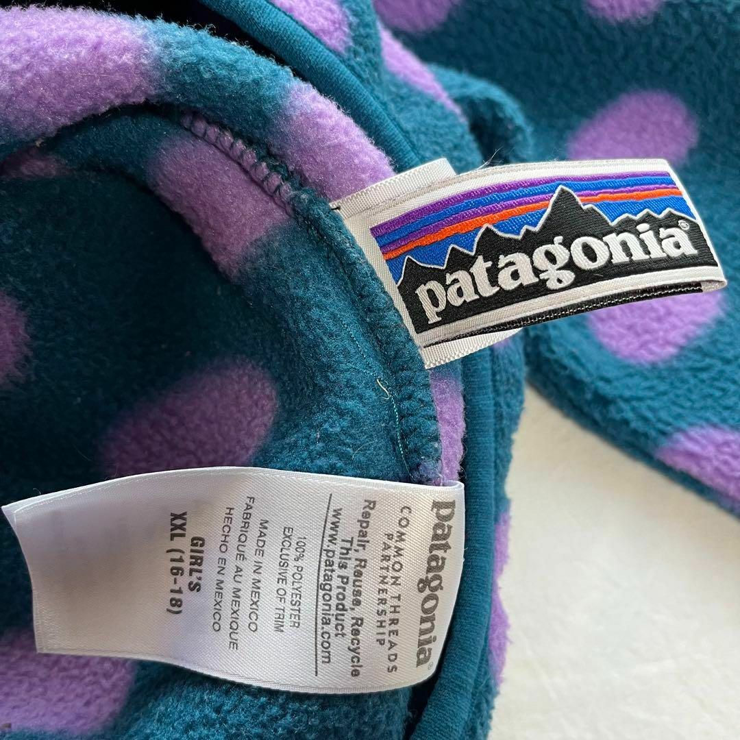 patagonia(パタゴニア)のメキシコ製　パタゴニア　シンチラ　スナップT フリースジャケット　ドット　総柄 レディースのジャケット/アウター(ブルゾン)の商品写真