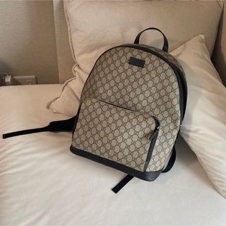 グッチ(Gucci)の極美品 GUCCI GG シュプリームレザー バックパック ベージュ ブラック (バッグパック/リュック)