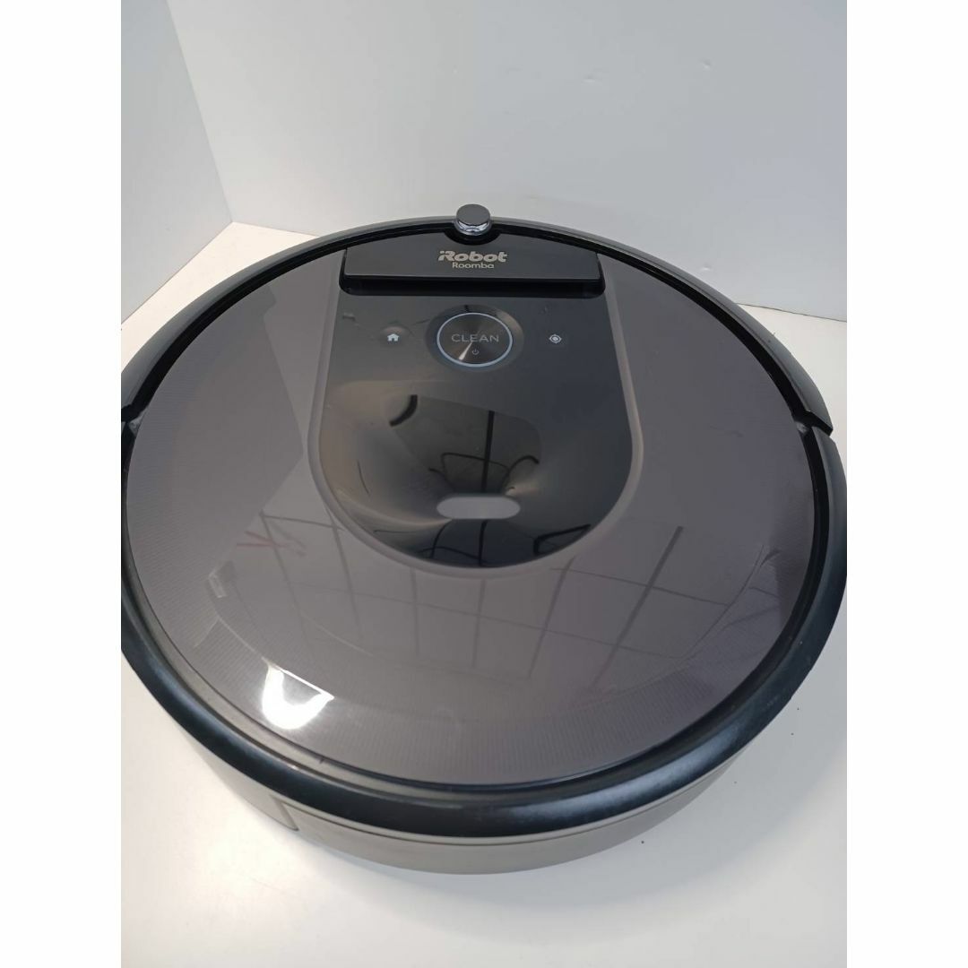 iRobot(アイロボット)の【動作品】iRobot Roomba i7/RVB-Y2/ロボット掃除機/ルンバ スマホ/家電/カメラの生活家電(掃除機)の商品写真