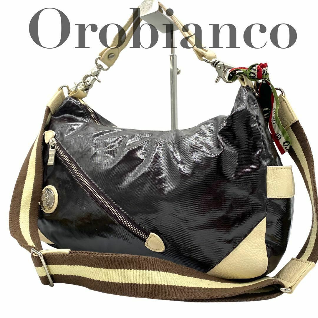 ロビアンコ　ショルダーバッグ　ハンド 大容量　裏地総柄 エナメル メンズのバッグ(ショルダーバッグ)の商品写真