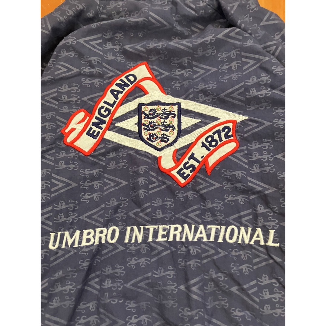 UMBRO(アンブロ)のレア　90s アンブロ　イングランド代表 ナイロンジャケット Y2K メンズのジャケット/アウター(ナイロンジャケット)の商品写真