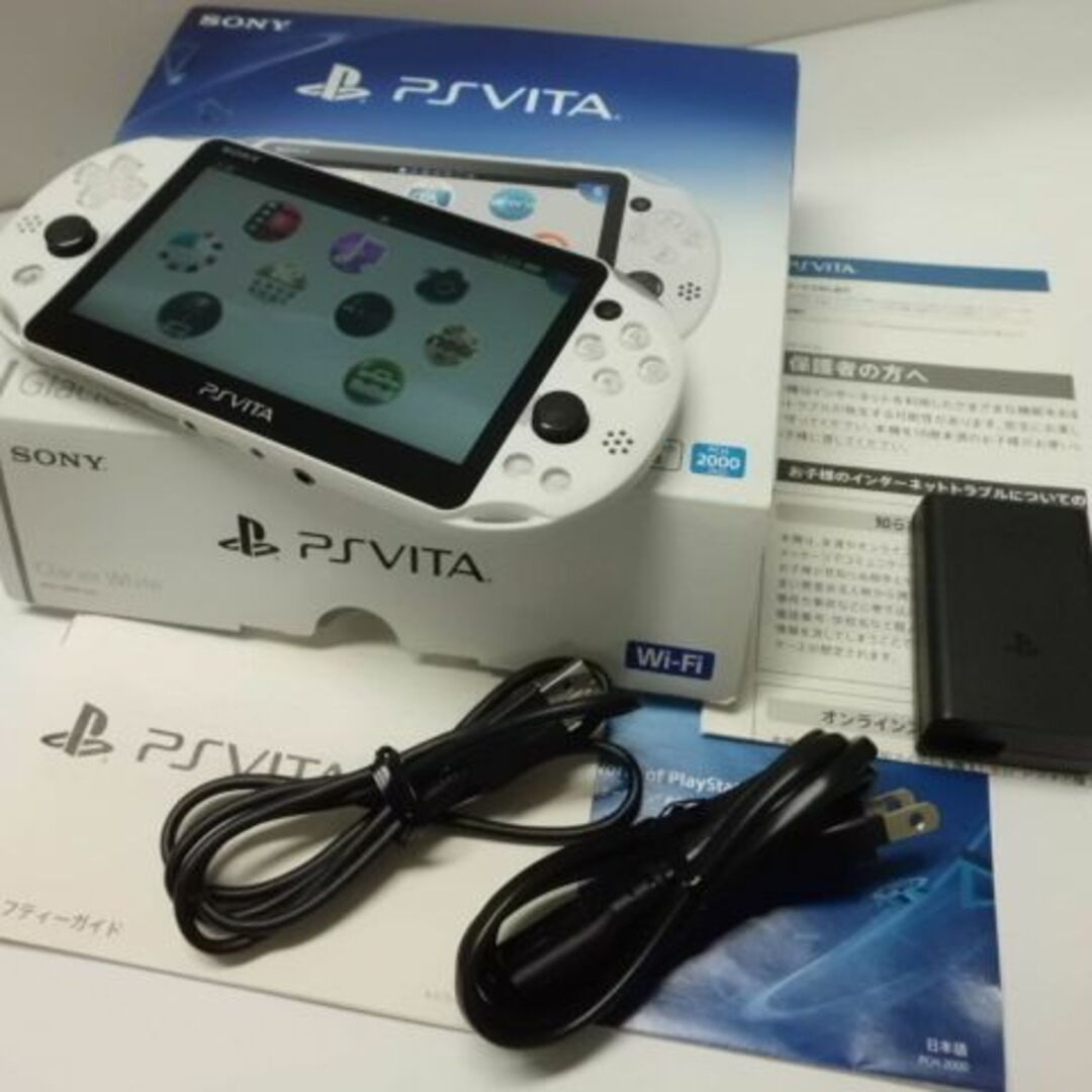 PlayStation Vita(プレイステーションヴィータ)のPSVITA PCH-2000 Glacier White エンタメ/ホビーのゲームソフト/ゲーム機本体(携帯用ゲーム機本体)の商品写真