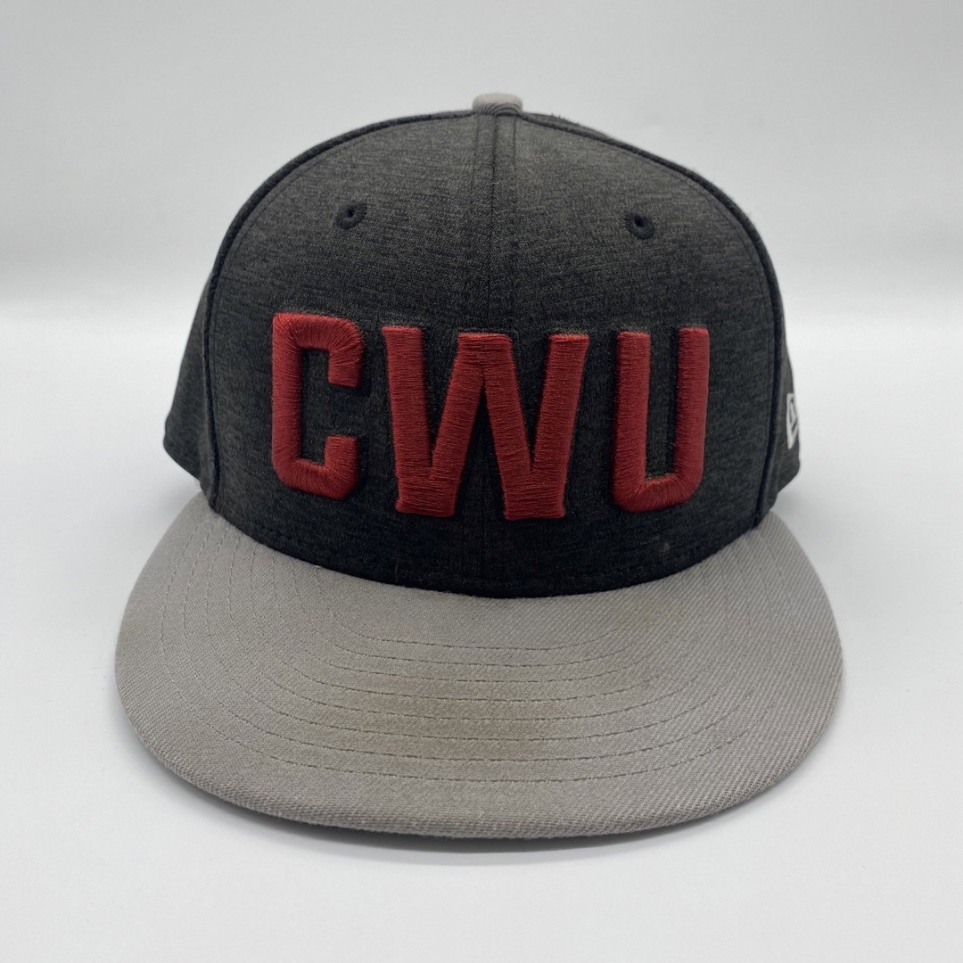 NEW ERA(ニューエラー)のNEWERA　ニューエラ　CWU　刺繍ワッペンロゴ　2トーンカラーキャップ メンズの帽子(キャップ)の商品写真