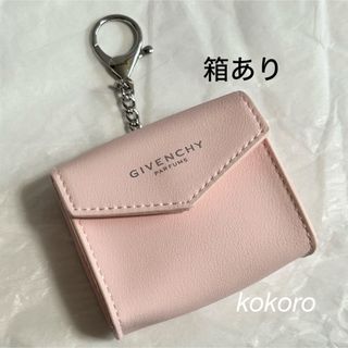 ジバンシィ(GIVENCHY)のジバンシイ イヤホンケースAirPods ベビーピンク ノベルティ ジバンシー (ポーチ)