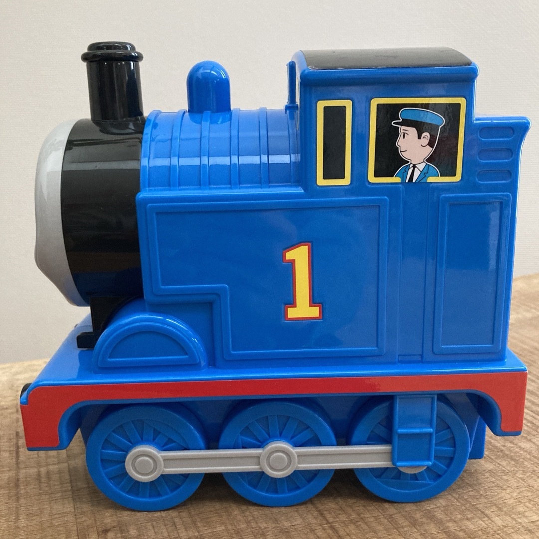 THOMAS(トーマス)の機関車トーマス　貯金箱 エンタメ/ホビーのおもちゃ/ぬいぐるみ(キャラクターグッズ)の商品写真