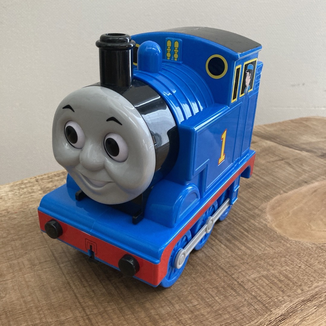 THOMAS(トーマス)の機関車トーマス　貯金箱 エンタメ/ホビーのおもちゃ/ぬいぐるみ(キャラクターグッズ)の商品写真