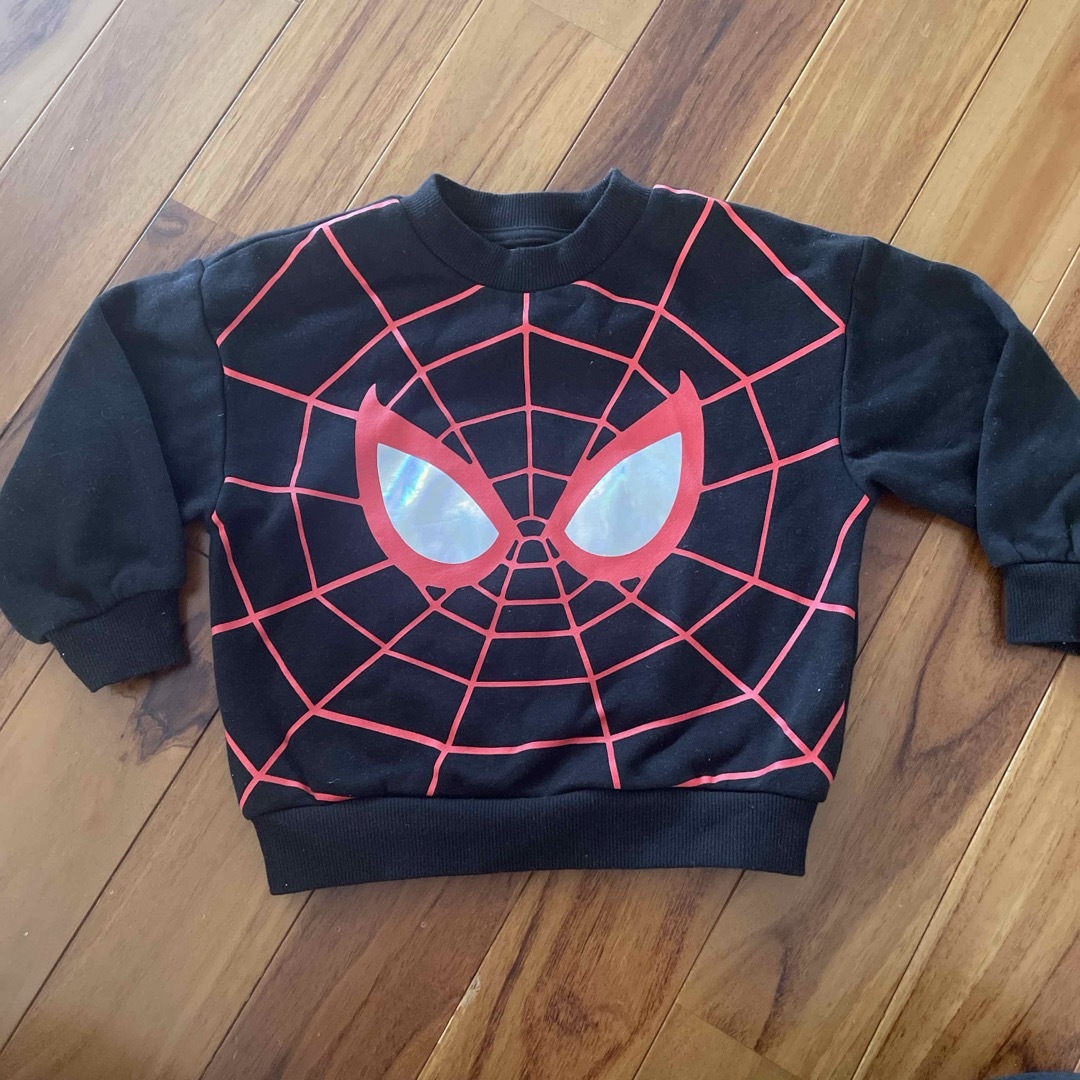 H&M(エイチアンドエム)のスパイダーマントレーナー キッズ/ベビー/マタニティのキッズ服男の子用(90cm~)(ニット)の商品写真