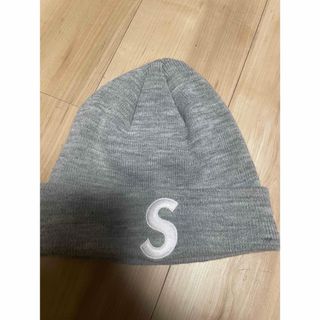 Supreme - supreme ツノS LOGO BEANIE ビーニー ニット帽の通販｜ラクマ