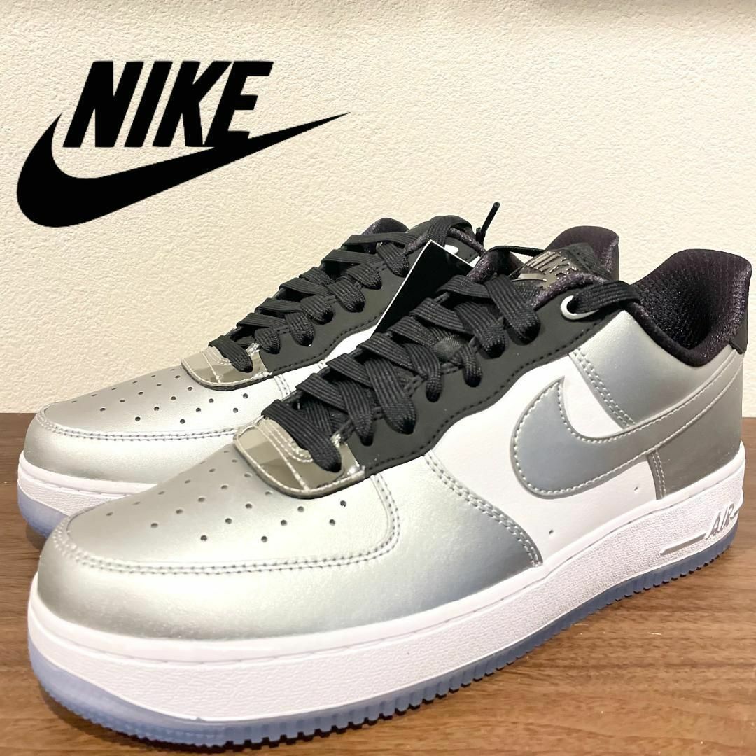 NIKE(ナイキ)のNIKE W AIR FORCE 1 '07 SE  ナイキ エア フォースワン メンズの靴/シューズ(スニーカー)の商品写真