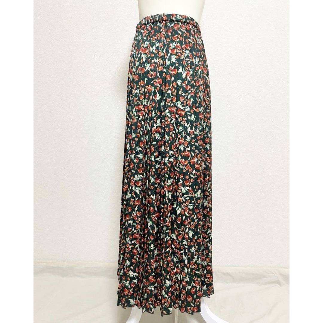 IENA(イエナ)のIENAイエナ ドットフラワープリーツスカート グリーン緑 レディースのスカート(ロングスカート)の商品写真