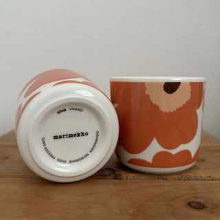 マリメッコ(marimekko)のUnikko コーヒーカップ(ハンドルなし:同デザイン2個セット)(グラス/カップ)