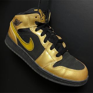 ナイキ(NIKE)のNIKE AIR JORDAN 1 MID GS Metallic Gold(スニーカー)