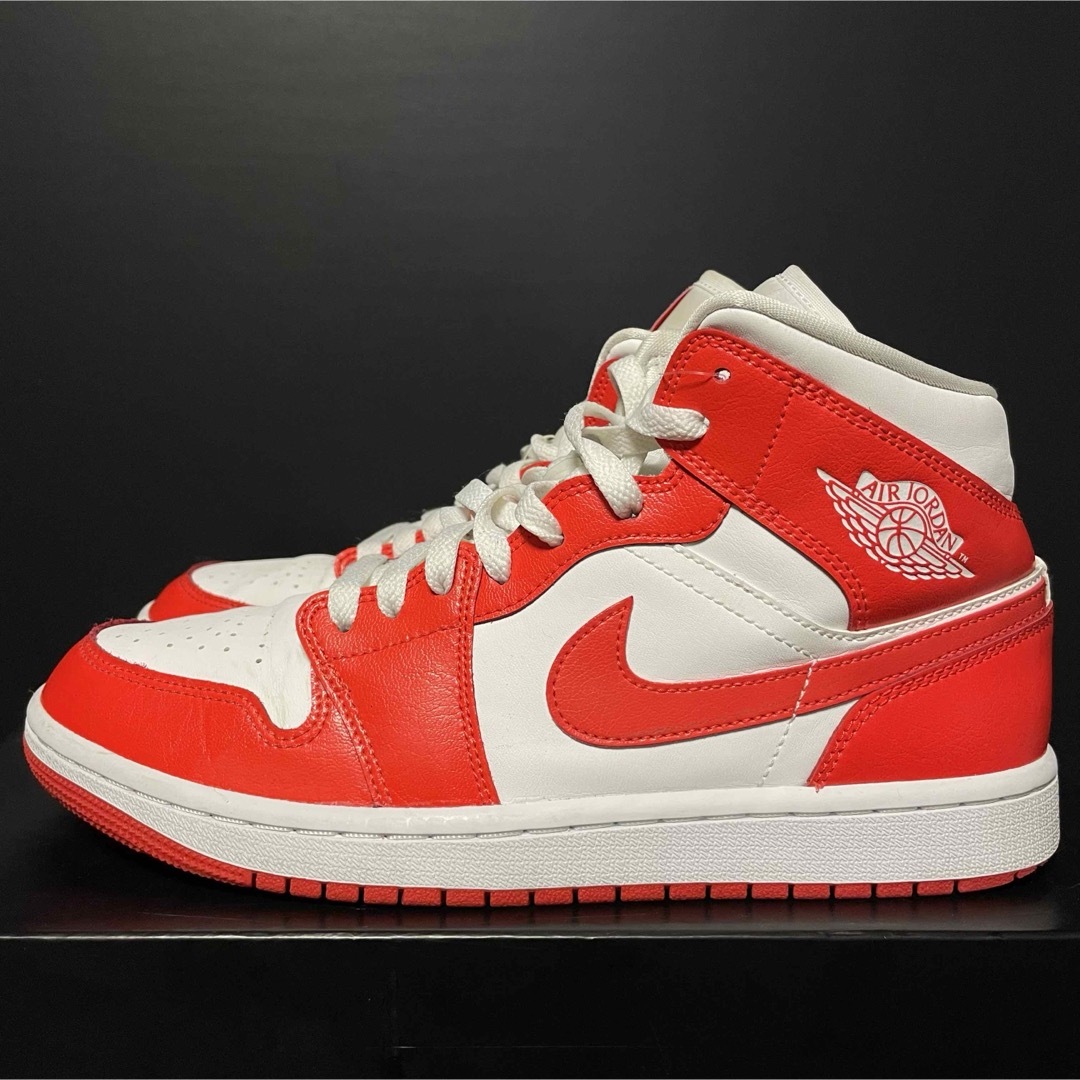 NIKE(ナイキ)のNIKE AIR JORDAN 1 MID HABANERO RED メンズの靴/シューズ(スニーカー)の商品写真