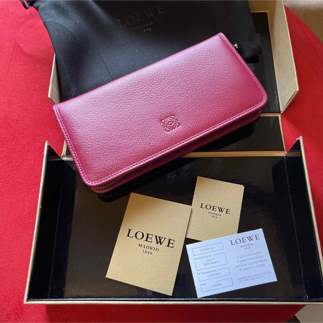 LOEWE(ロエベ)のLOEWE ラウンドファスナー　アマソナレザー　マジェンタ レディースのファッション小物(財布)の商品写真