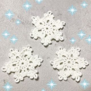 雪の結晶⭐︎コースター　アクリルたわし　ホワイト(キッチン小物)