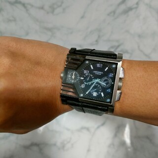 ディーゼル(DIESEL)の【ジャンク品】ディーゼル  DIESEL カジュアル　腕時計 DZ-4185(腕時計(アナログ))