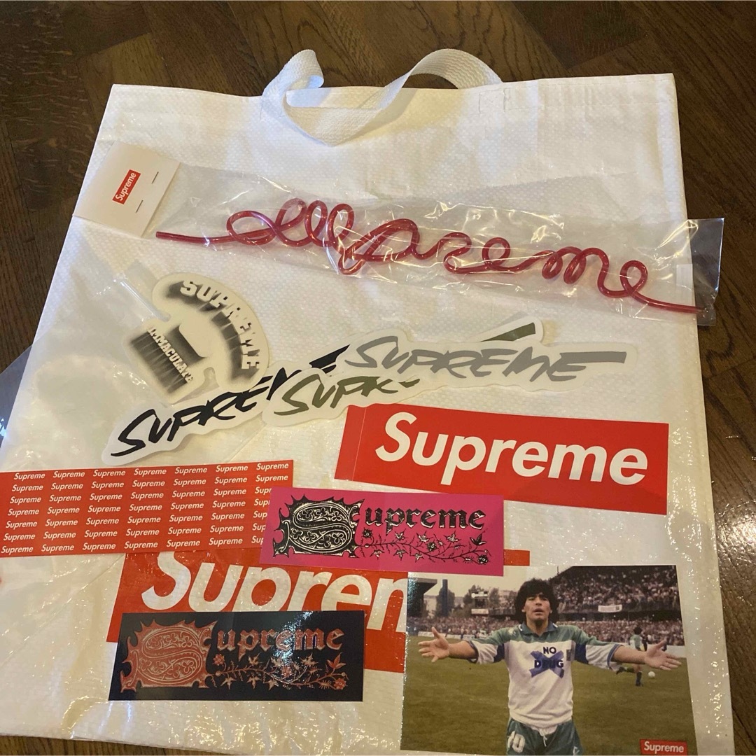 Supreme(シュプリーム)の24ss Supreme ステッカーセット ノベルティ ショッパー付き メンズのファッション小物(その他)の商品写真