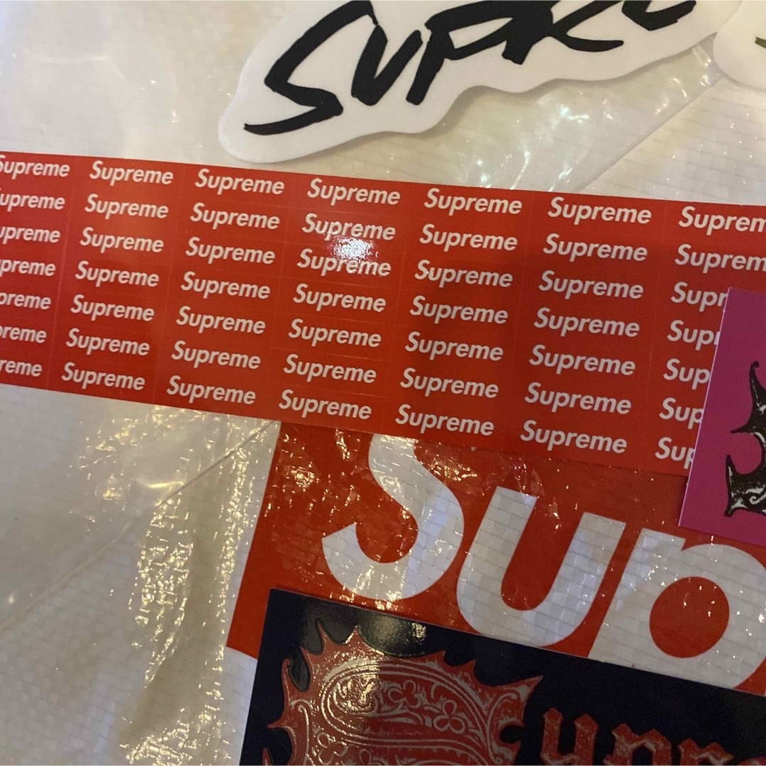 Supreme(シュプリーム)の24ss Supreme ステッカーセット ノベルティ ショッパー付き メンズのファッション小物(その他)の商品写真