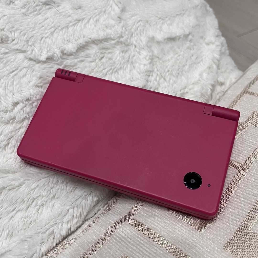 ニンテンドーDS(ニンテンドーDS)のNintendo DSi ピンク　本体　ポケモン　ホワイト　セット エンタメ/ホビーのゲームソフト/ゲーム機本体(携帯用ゲーム機本体)の商品写真