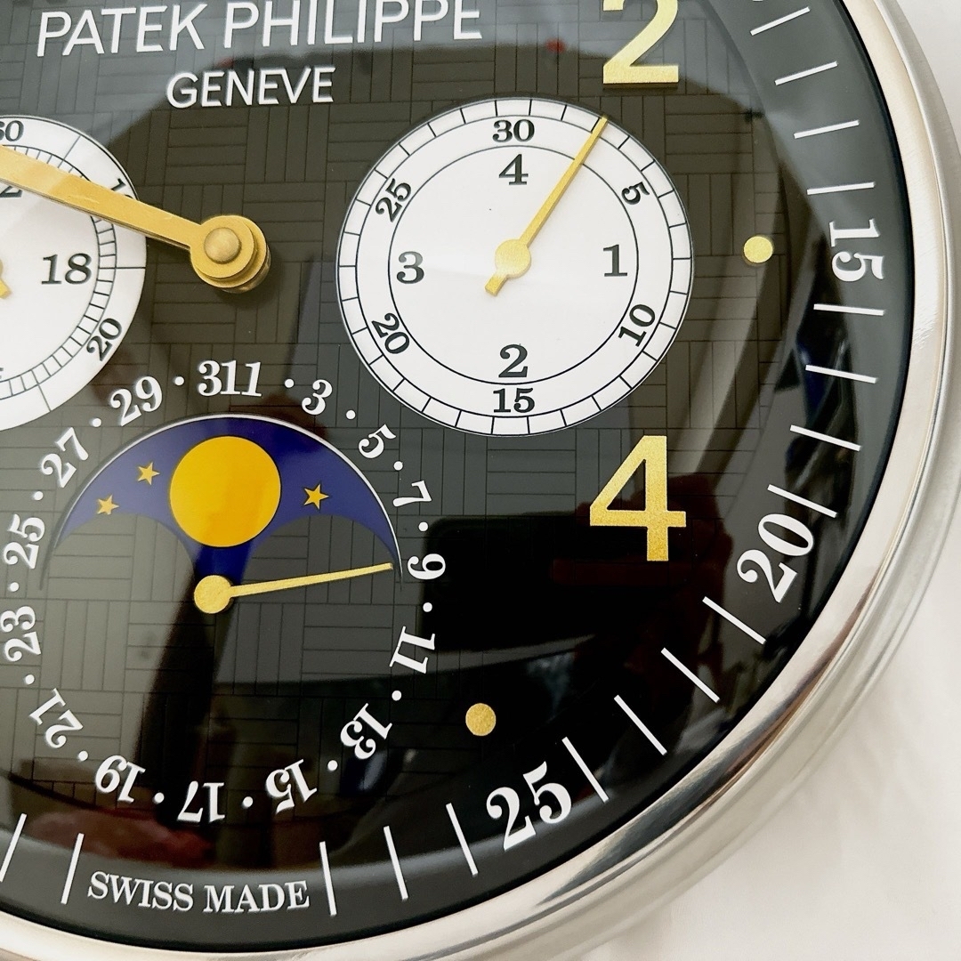 PATEK PHILIPPE(パテックフィリップ)のレア 新品 パテック フィリップ 掛時計 ブラック 非売品 ノベルティ クォーツ インテリア/住まい/日用品のインテリア小物(掛時計/柱時計)の商品写真