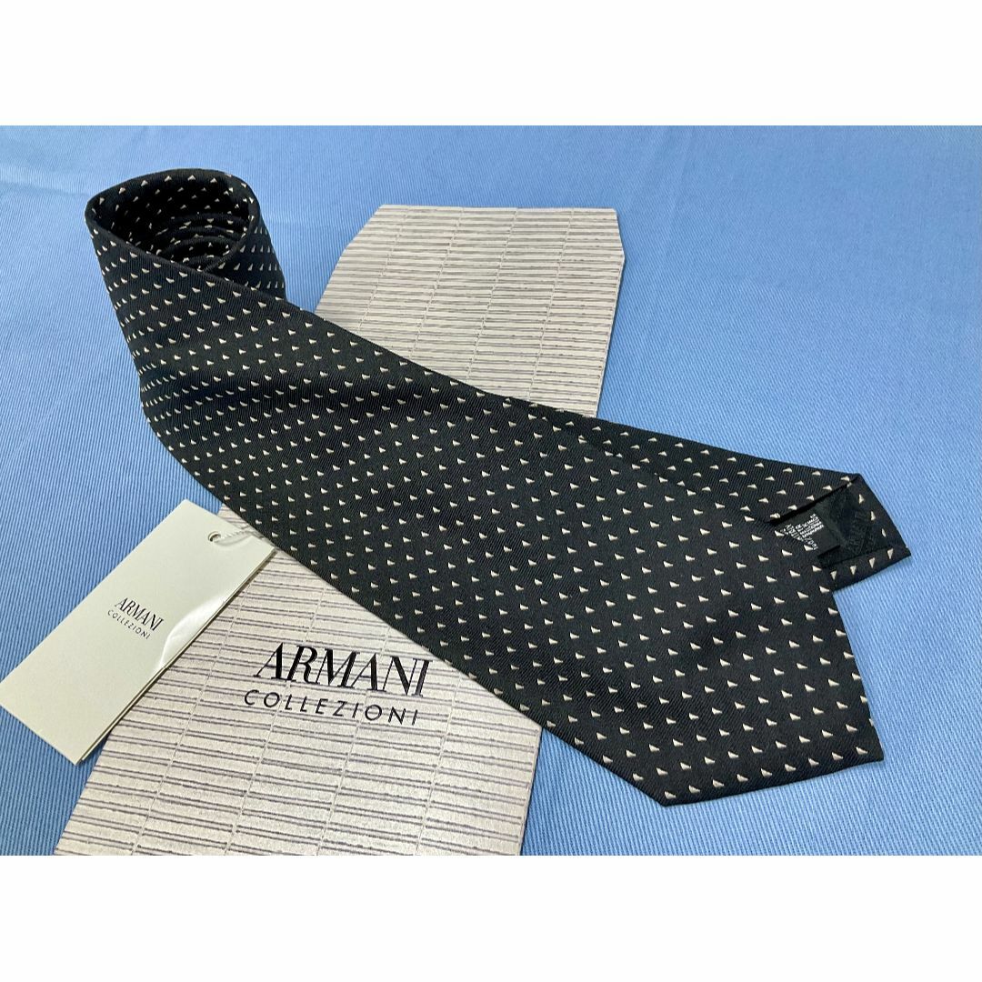 ARMANI COLLEZIONI(アルマーニ コレツィオーニ)のアルマーニ　ネクタイ 3A09A　新品 タグ付　専用ケース無し　ご自身用に メンズのファッション小物(ネクタイ)の商品写真