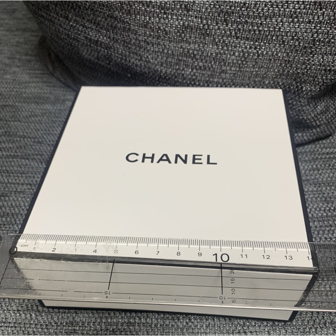 CHANEL(シャネル)のシャネルCHANEL マグネット式　ボックス　プレゼント　ギフト包装 インテリア/住まい/日用品のオフィス用品(ラッピング/包装)の商品写真