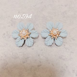 no.594 フラワー ブルー パール ビジュー ピアス、イヤリング(イヤリング)