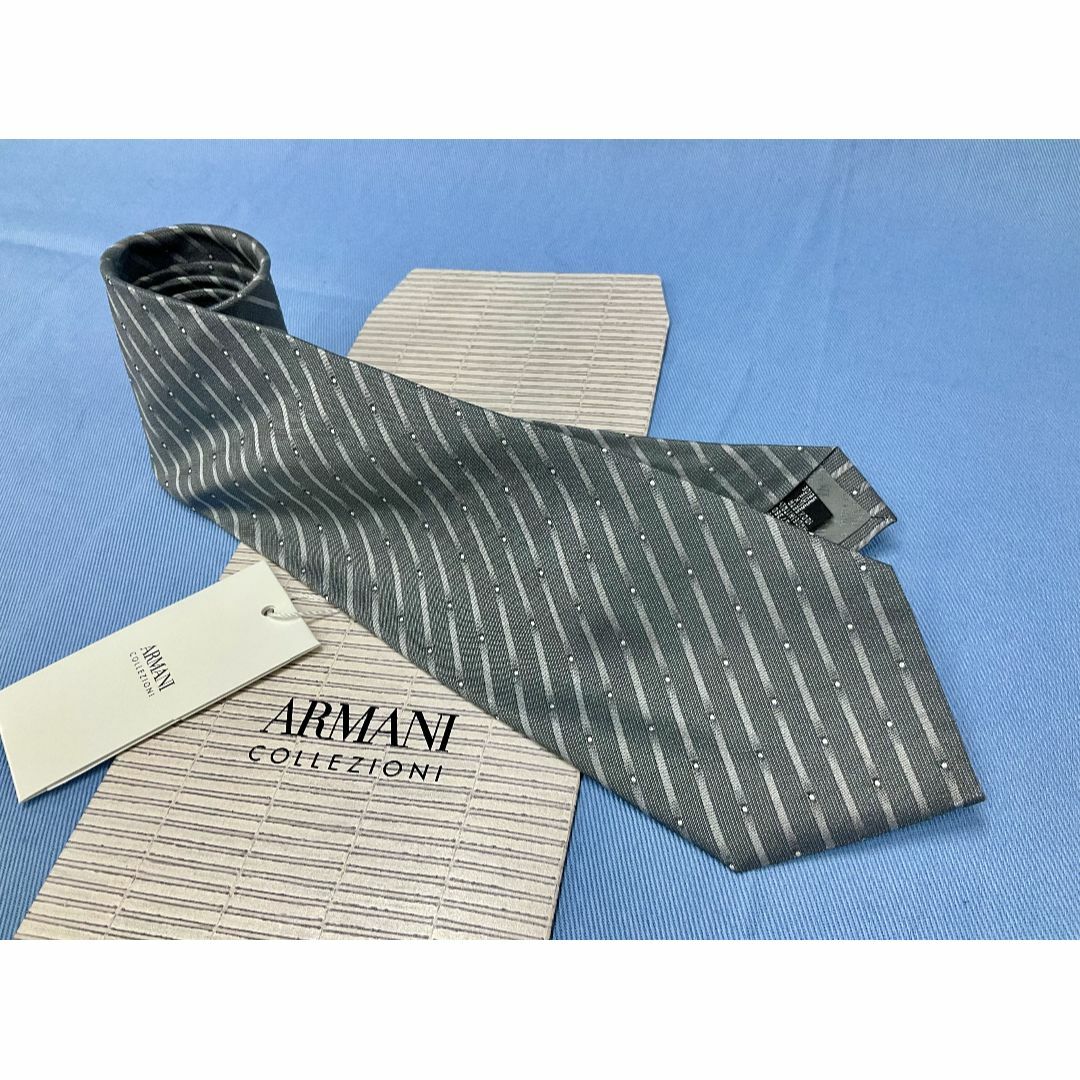 ARMANI COLLEZIONI(アルマーニ コレツィオーニ)のアルマーニ　ネクタイ 3A15B　新品 タグ付　専用ケース無し　ご自身用に メンズのファッション小物(ネクタイ)の商品写真