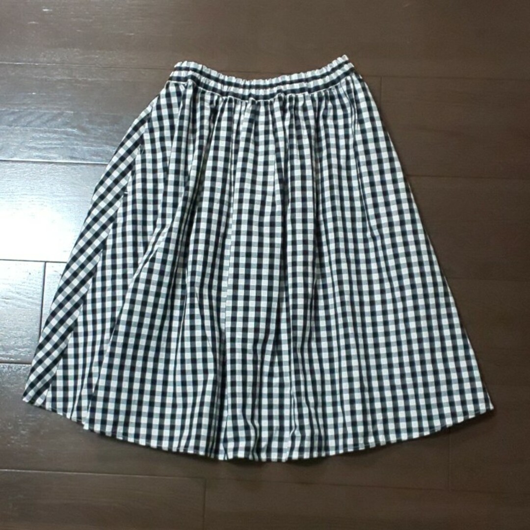 ベルメゾン(ベルメゾン)のGITA 140 ギャザースカート  黒チェック キッズ/ベビー/マタニティのキッズ服女の子用(90cm~)(スカート)の商品写真