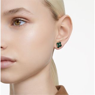 スワロフスキー(SWAROVSKI)の新作 スワロフスキー Idyllia スタッドピアス クローバー グリーン(ピアス)