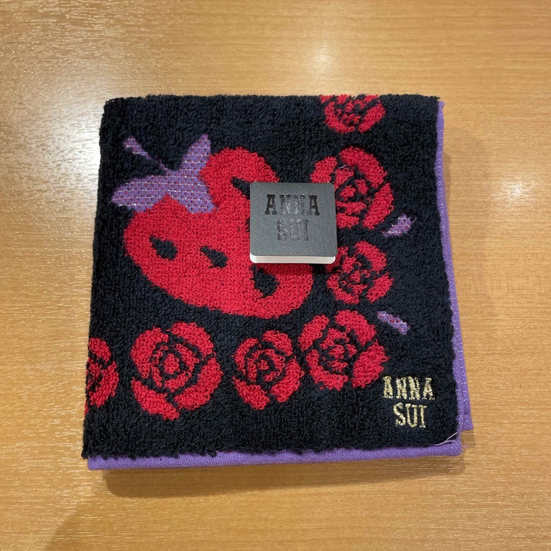 ANNA SUI(アナスイ)のアナスイタオルハンカチ苺赤 レディースのファッション小物(ハンカチ)の商品写真