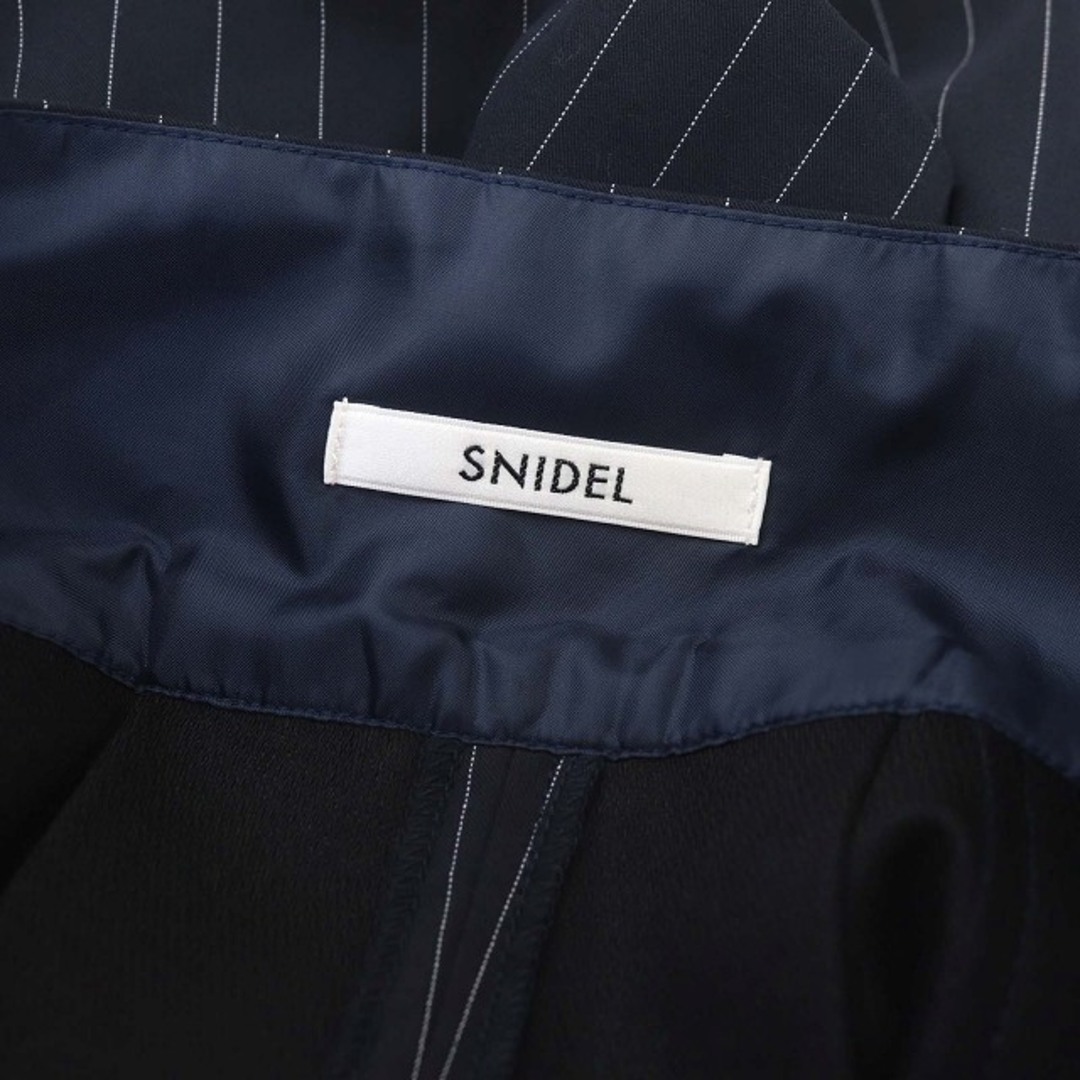 SNIDEL(スナイデル)のスナイデル 22AW バリエ構築スカショーパン ストライプ ショートパンツ 0 レディースのパンツ(ショートパンツ)の商品写真