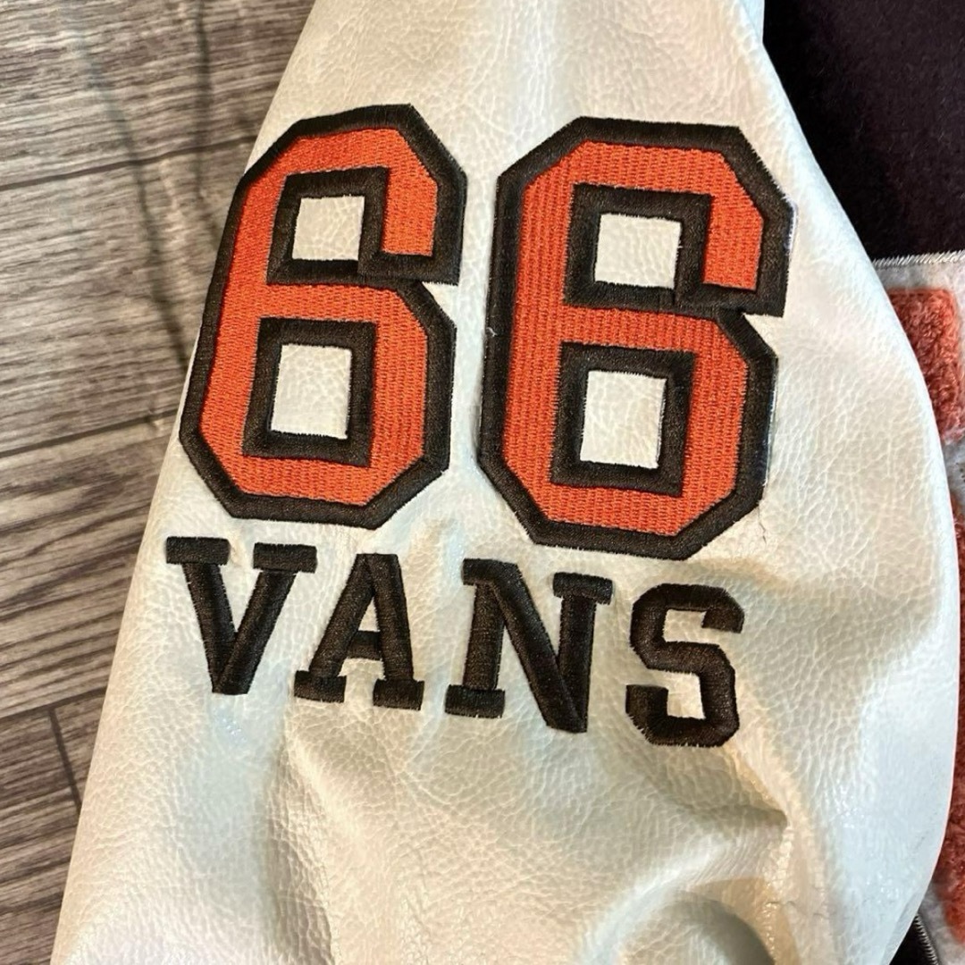 VANS(ヴァンズ)のVANS スタジャン   メンズのジャケット/アウター(スタジャン)の商品写真
