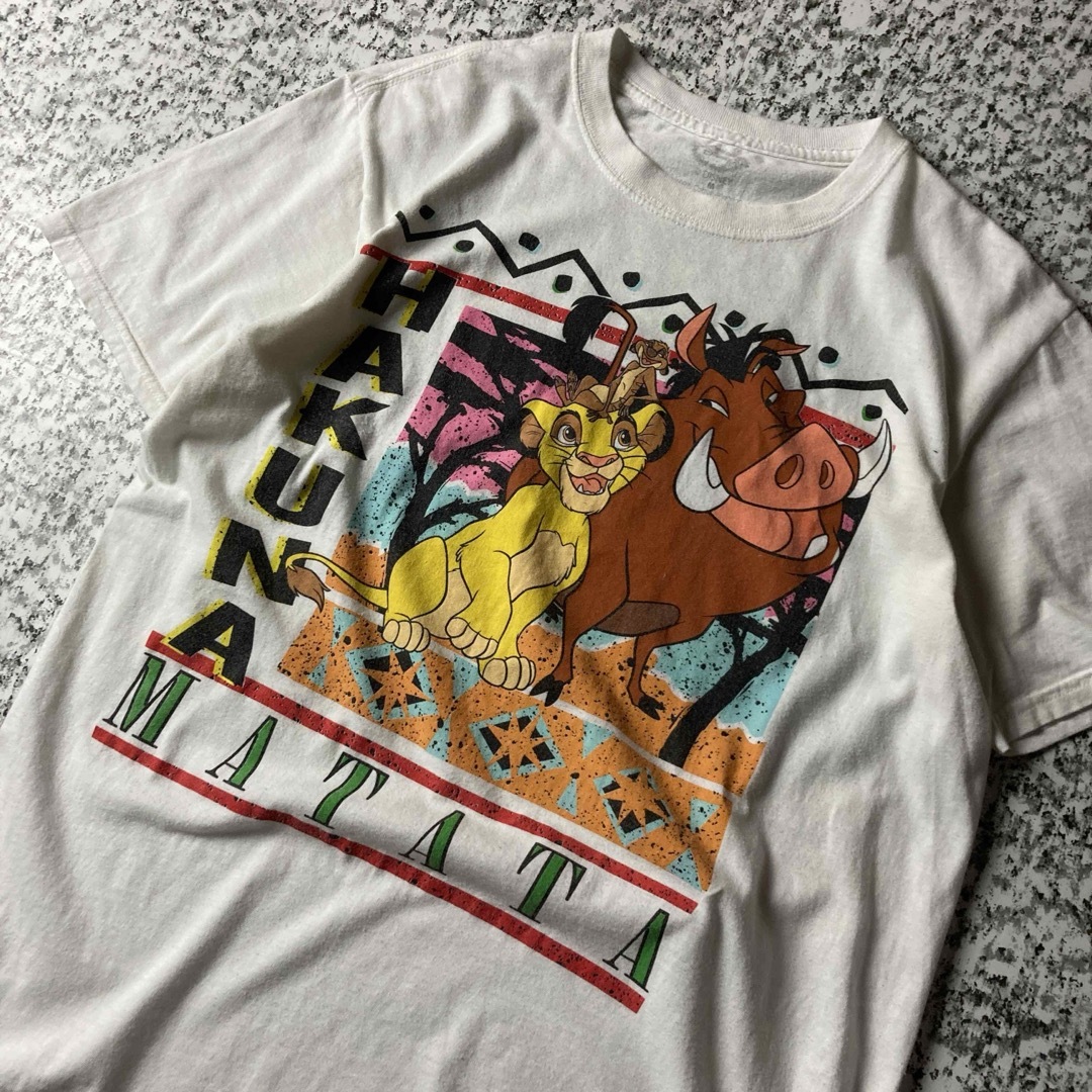 Disney(ディズニー)の【スペシャル】ライオンキング　ハクナマタタ　オフィシャルプリントTシャツ メンズのトップス(Tシャツ/カットソー(半袖/袖なし))の商品写真