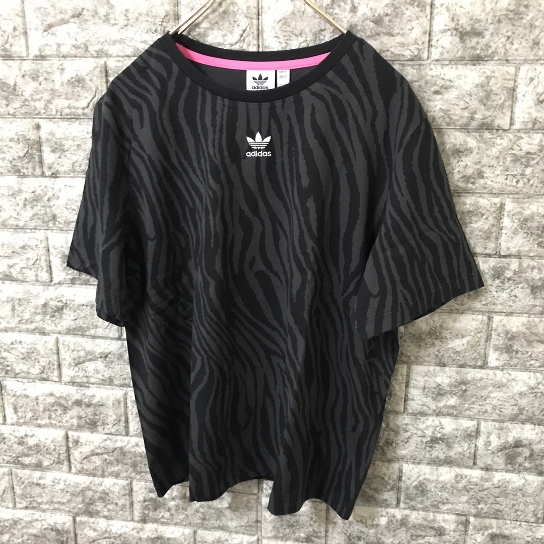 Originals（adidas）(オリジナルス)の値下げ不可♪アディダスオリジナルス☆ゼブラ柄☆総柄プリントTシャツ☆XXL レディースのトップス(Tシャツ(半袖/袖なし))の商品写真