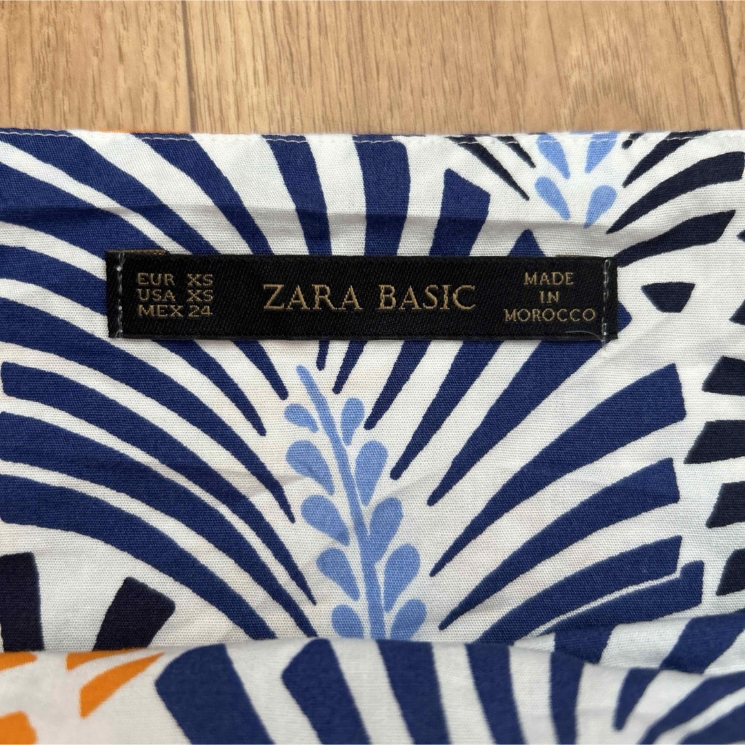 ZARA(ザラ)のZARA★ザラ★ノースリーブ★総柄★サイズXS レディースのトップス(カットソー(半袖/袖なし))の商品写真