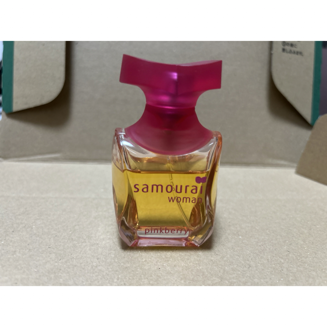 samourai woman(サムライウーマン)のサムライ　ピンクベリー　サムライウーマン　30ml コスメ/美容の香水(香水(女性用))の商品写真