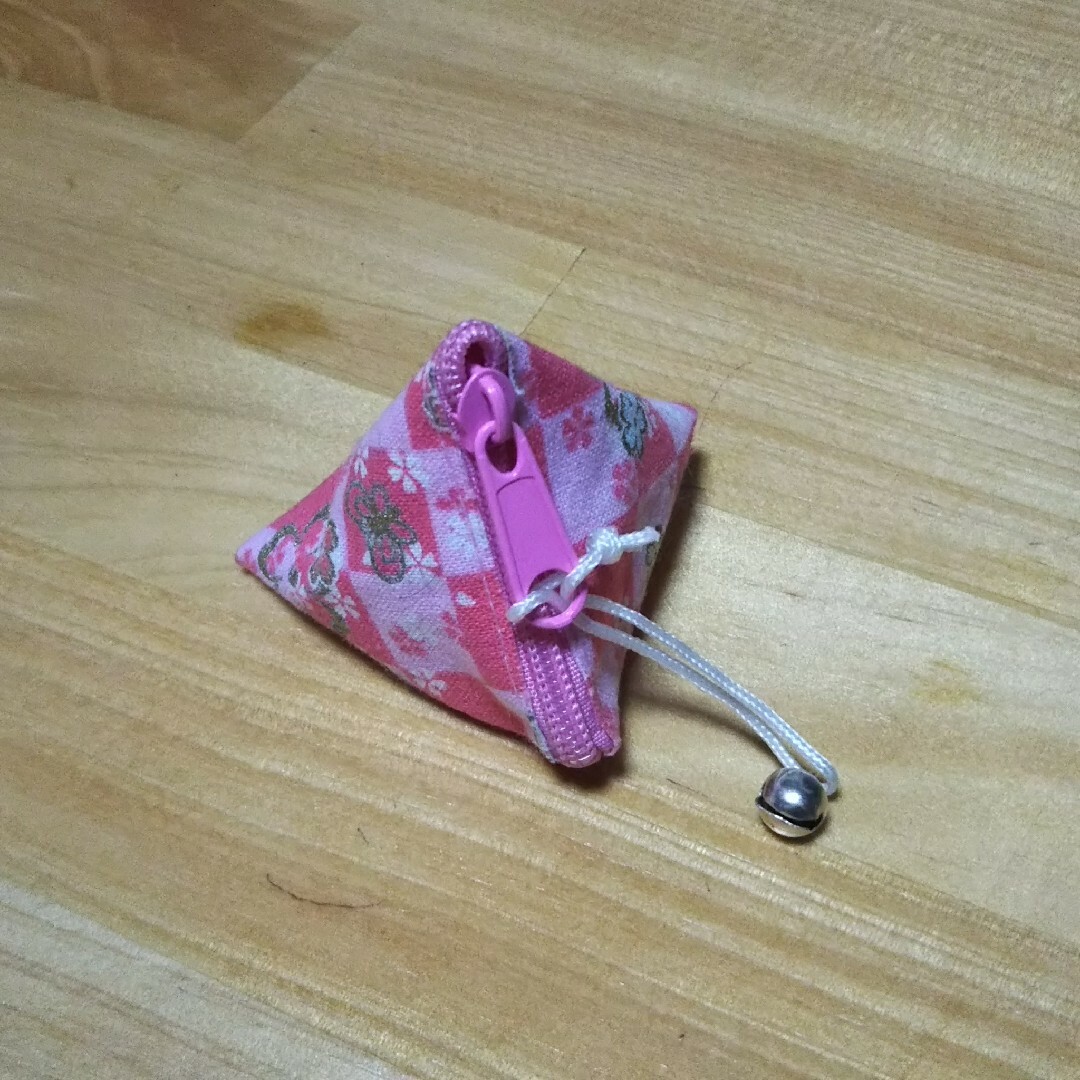 和柄 可愛い小さな三角ポーチ ピンク レディースのファッション小物(ポーチ)の商品写真