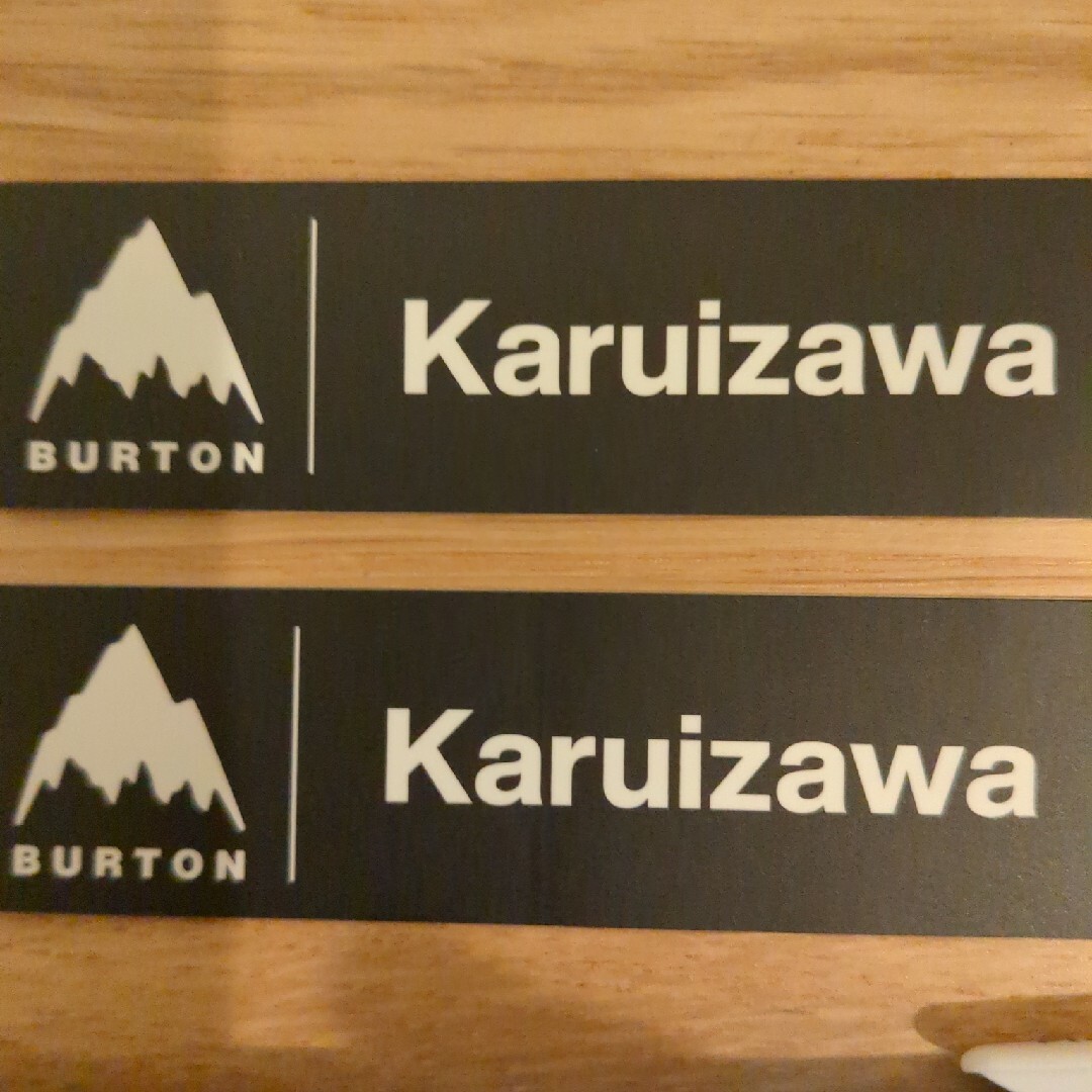 BURTON(バートン)のBURTON バートン　ステッカー 軽井沢　BURTON Karuizawa 小 スポーツ/アウトドアのスノーボード(その他)の商品写真