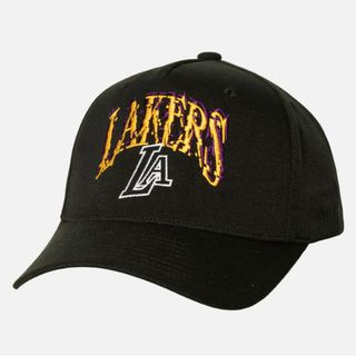 ミッチェルアンドネス(MITCHELL & NESS)の完売品！NBA「LAKERS」公式キャップ(SUGAコラボモデル)(バスケットボール)