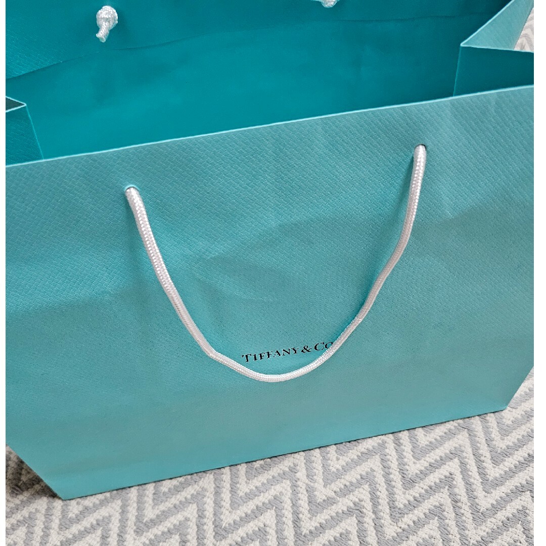 Tiffany & Co.(ティファニー)のTiffany ティファニー  ボーンチャイナ マグカップ ペーパーカップ インテリア/住まい/日用品のキッチン/食器(グラス/カップ)の商品写真