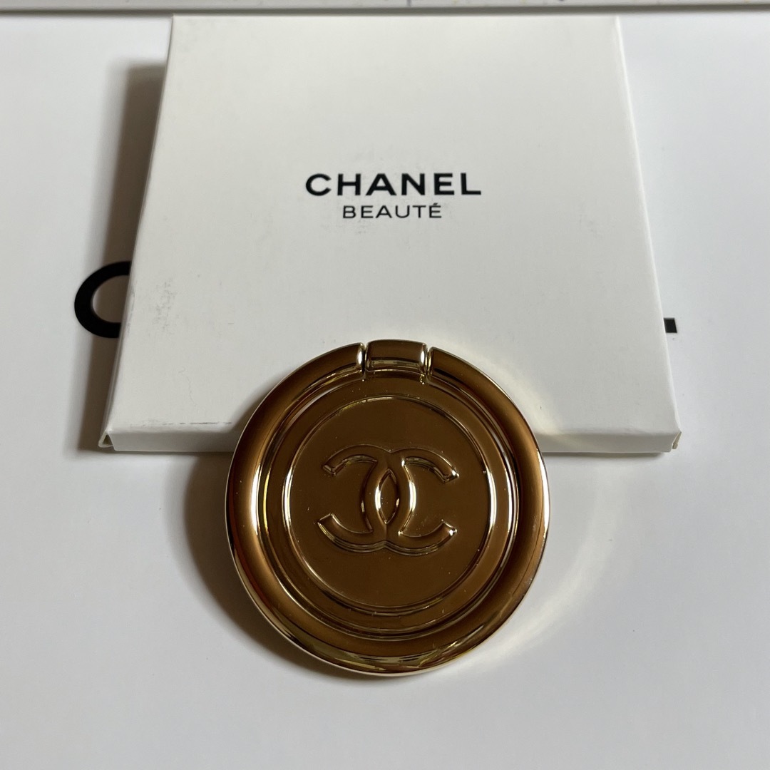 CHANEL(シャネル)のCHANEL ゴールド スマホリング 1個 スマホ/家電/カメラのスマホアクセサリー(その他)の商品写真