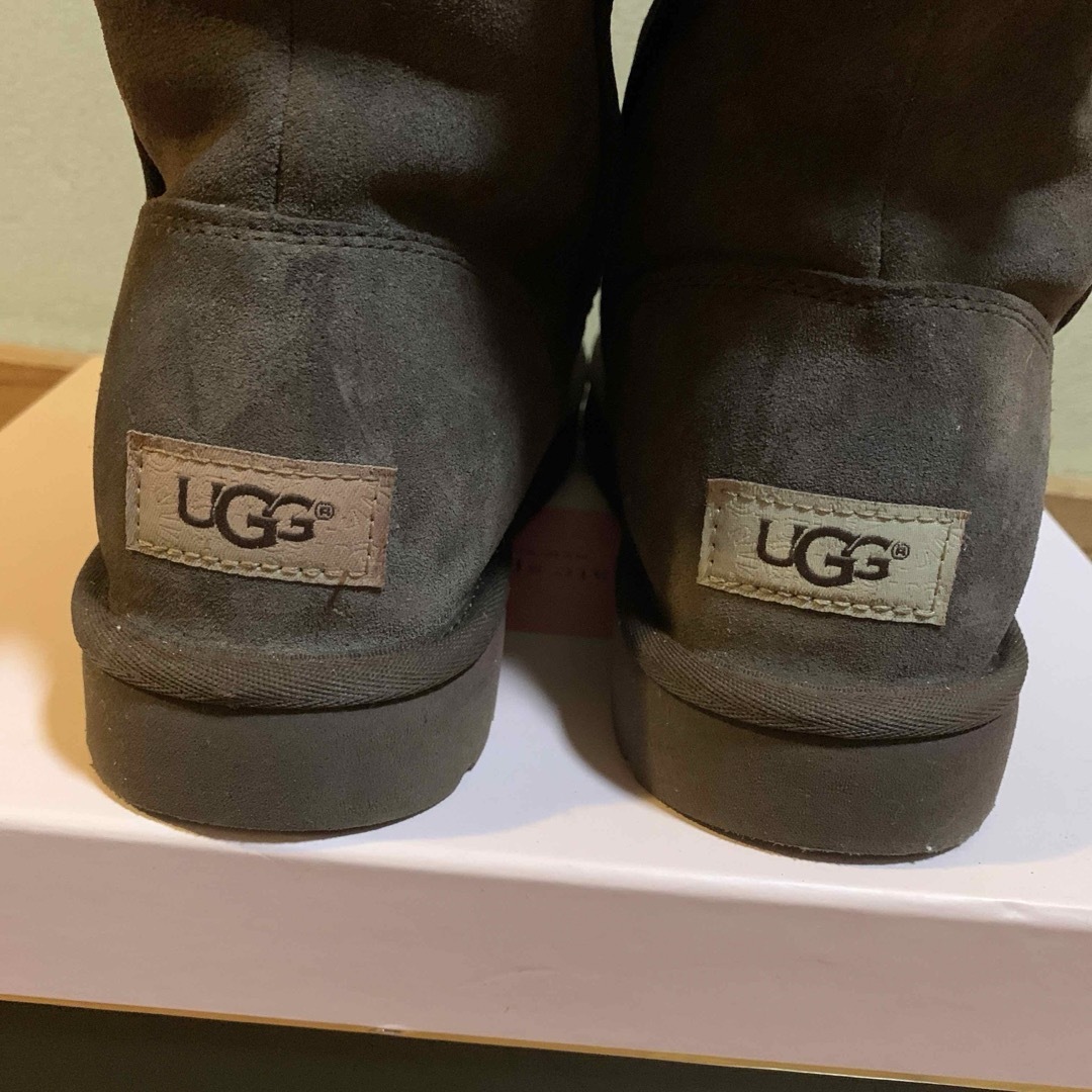 UGG AUSTRALIA(アグオーストラリア)の使用回数一回　UGGリボンブーツ レディースの靴/シューズ(ブーツ)の商品写真