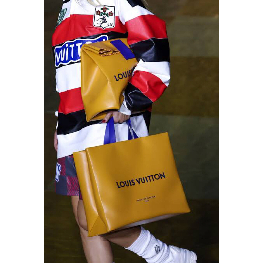 LOUIS VUITTON(ルイヴィトン)のルイヴィトン pharrell サンドウィッチバッグ　カニエ　kanye 村上隆 メンズのバッグ(ボディーバッグ)の商品写真