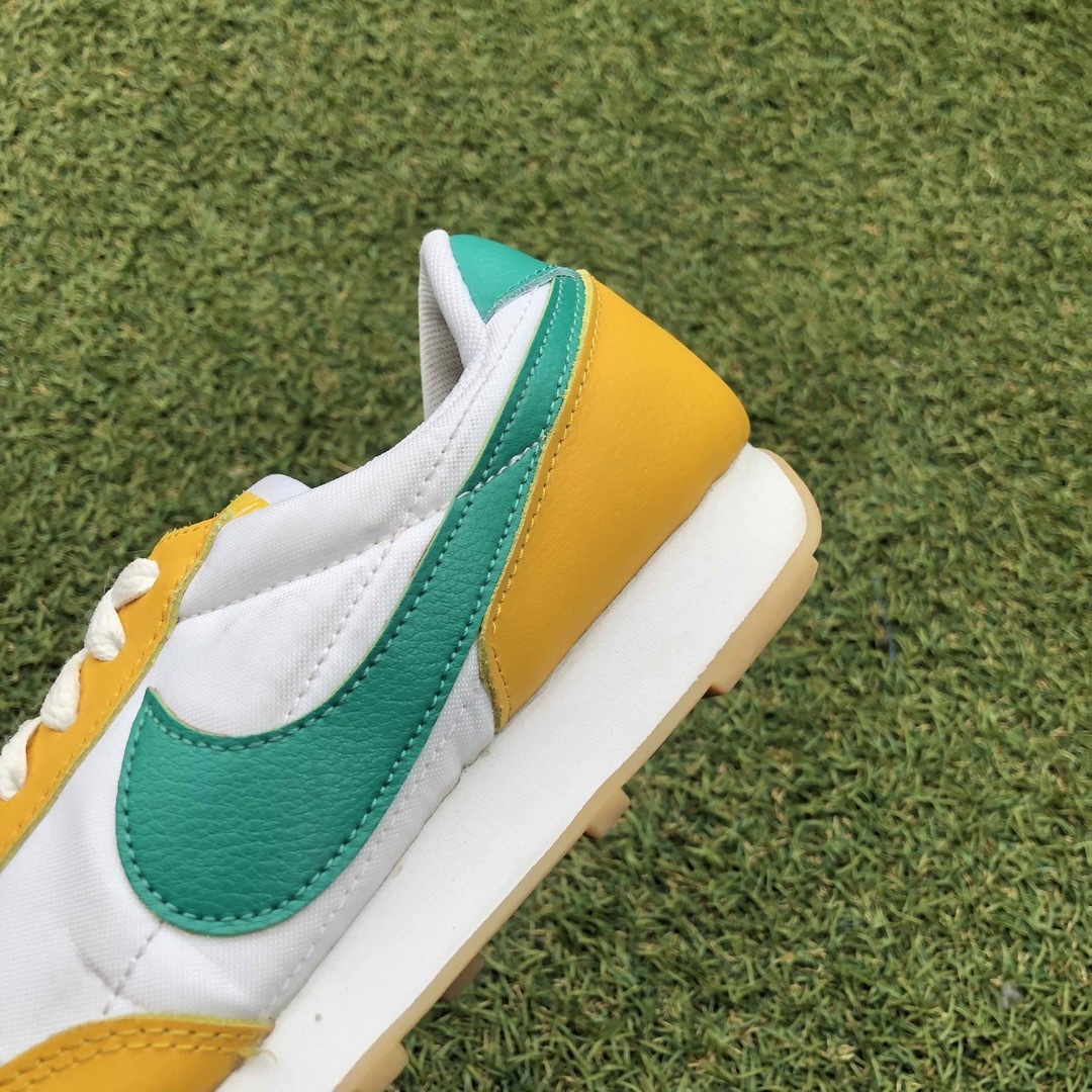 NIKE(ナイキ)の美品23.5 NIKE DAYBREAK ナイキ デイブレイク HW825 レディースの靴/シューズ(スニーカー)の商品写真