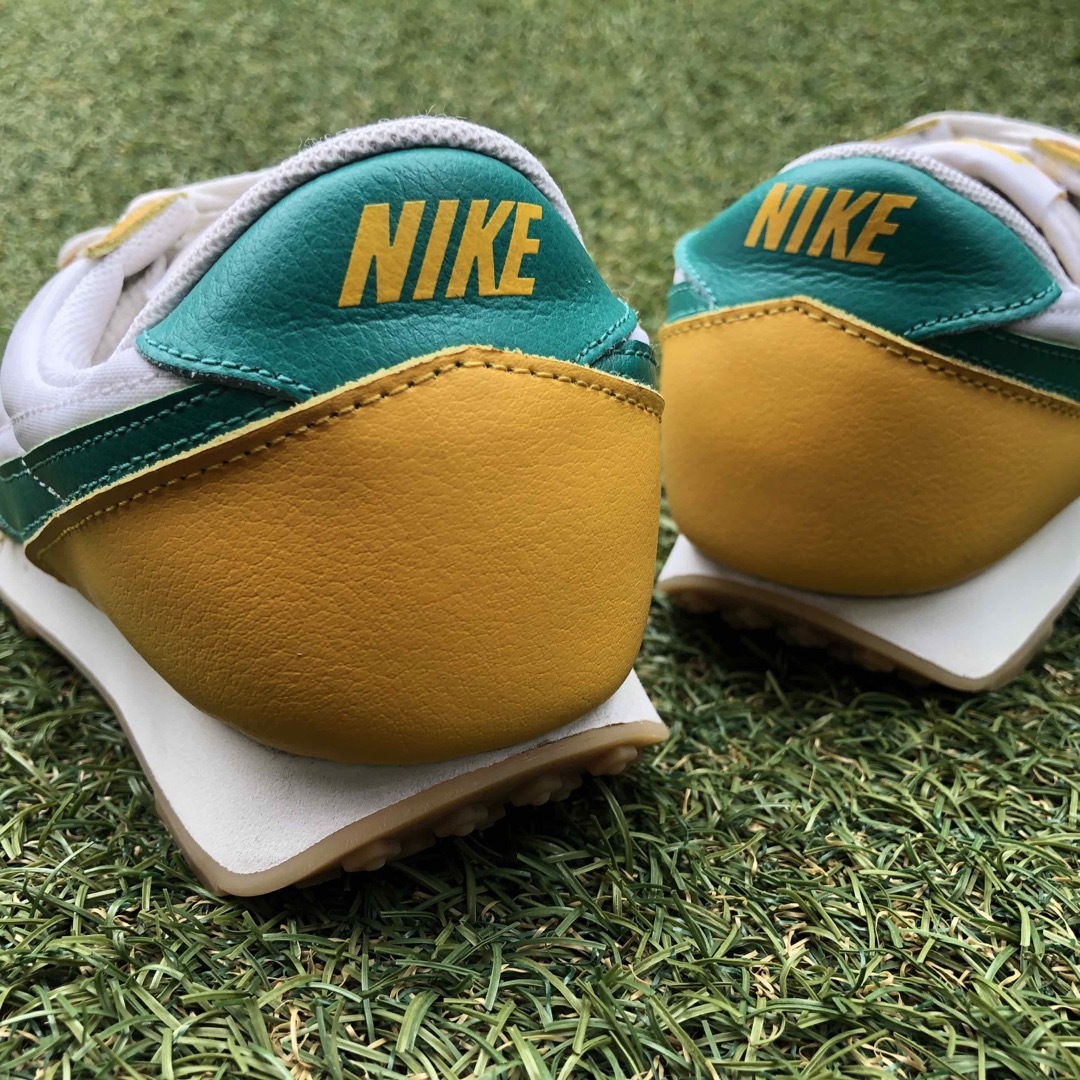 NIKE(ナイキ)の美品23.5 NIKE DAYBREAK ナイキ デイブレイク HW825 レディースの靴/シューズ(スニーカー)の商品写真