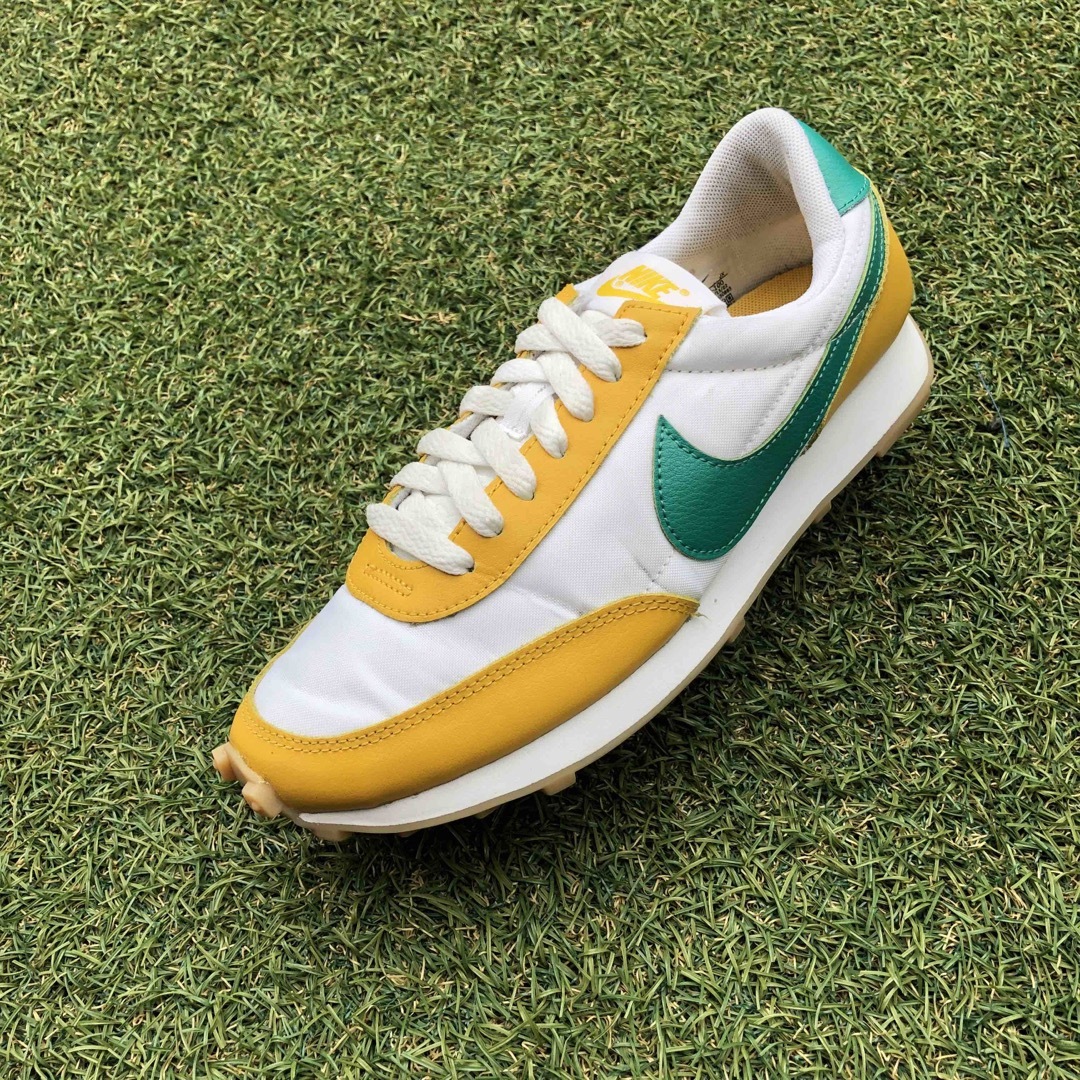 NIKE(ナイキ)の美品23.5 NIKE DAYBREAK ナイキ デイブレイク HW825 レディースの靴/シューズ(スニーカー)の商品写真