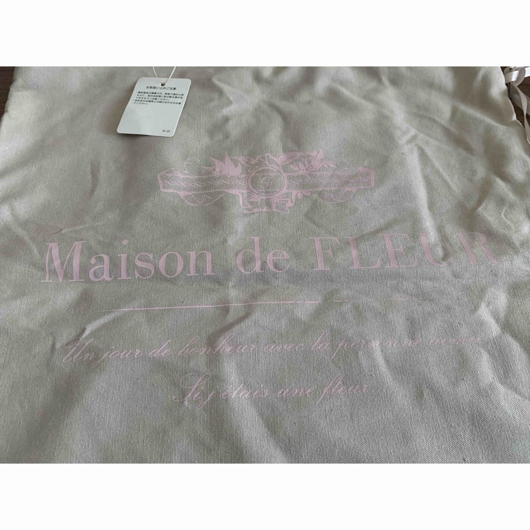 Maison de FLEUR(メゾンドフルール)のタグ付Madison de FLEURメゾンドフルール薄いのにしっかり優秀トート レディースのバッグ(トートバッグ)の商品写真